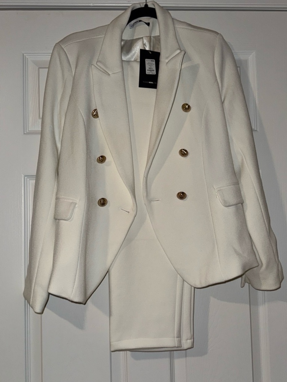 NWT Fashion Nova x Cardi B White Gold Button Blazer & Pants Set – Size Large - Picture 2 of 5